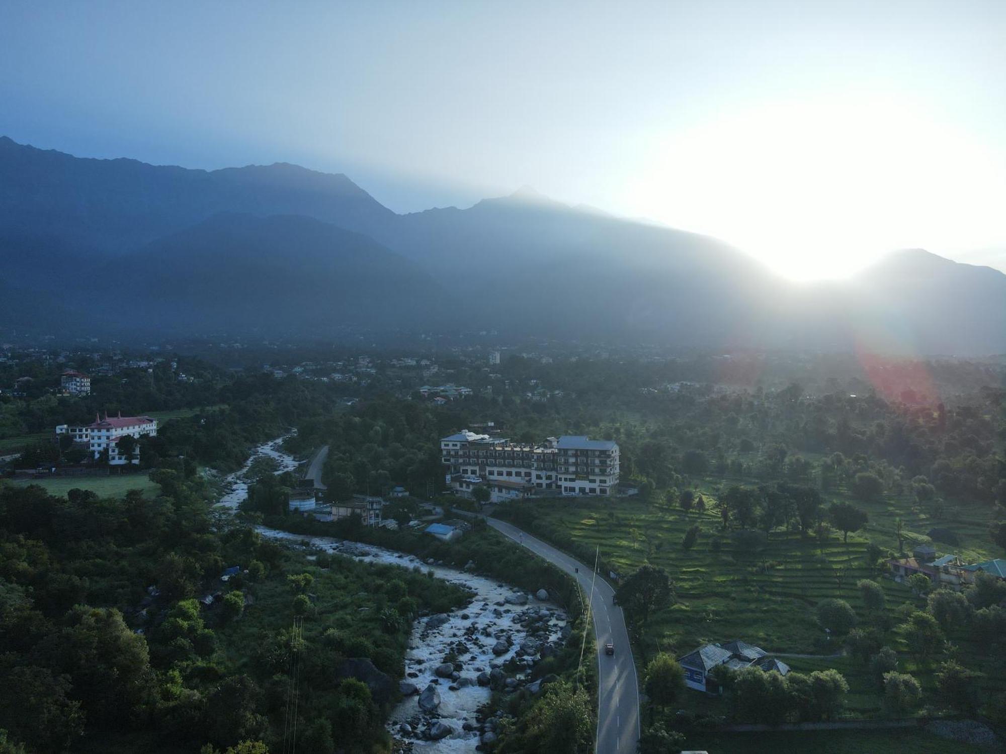 D'Polo Club & Spa Resort Dharamshala Buitenkant foto